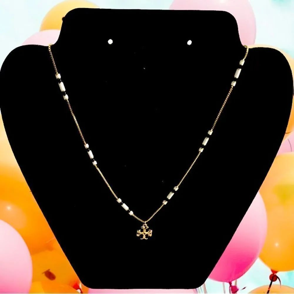 TORY BURCH 18K GOLD KIRA LOGO NECKLACE WHITE AND BLACK